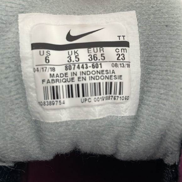 Nike Air Max 95 Sneakers - Picture 10 of 12